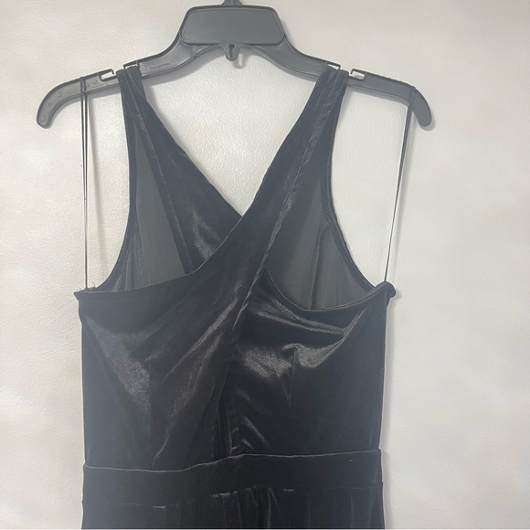 Romeo & Juliet Couture Black Velvet Lace Cross-Back Jumpsuit - Size M- New W/Tag - Picture 11 of 15